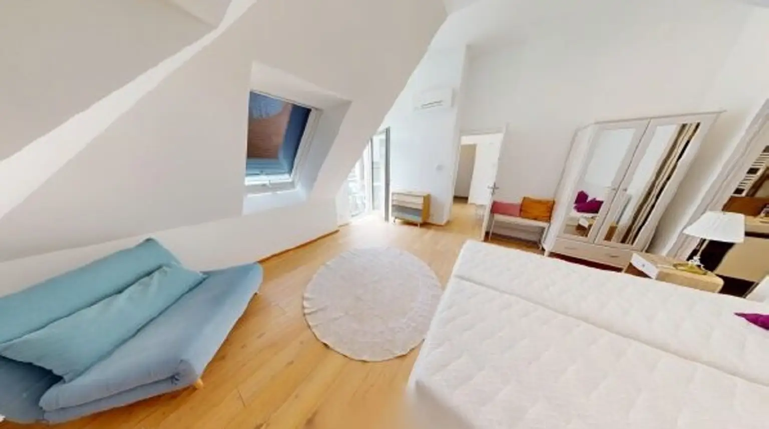 Schlafzimmer 4