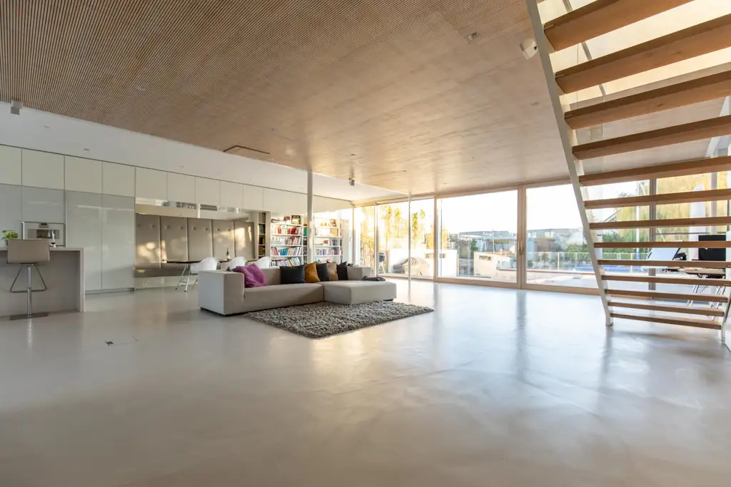 Exklusive Villa mit direktem Seezugang in Neusiedl am See