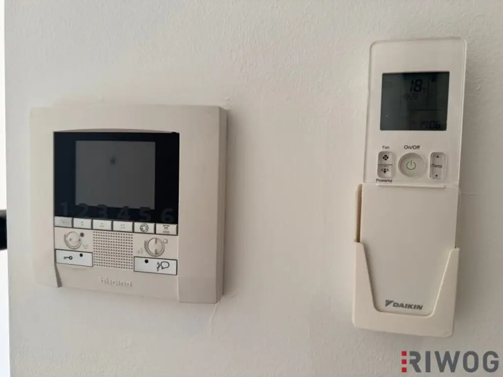 Moderne 3-Zimmer DG-Wohnung zwei Außenflächen und Traumausblick