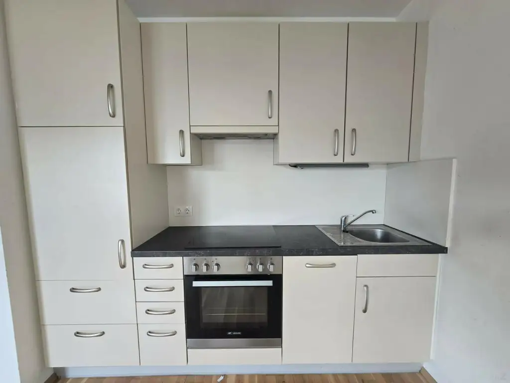 Wunderschöne Wohnung mit Balkon - Hofseite!