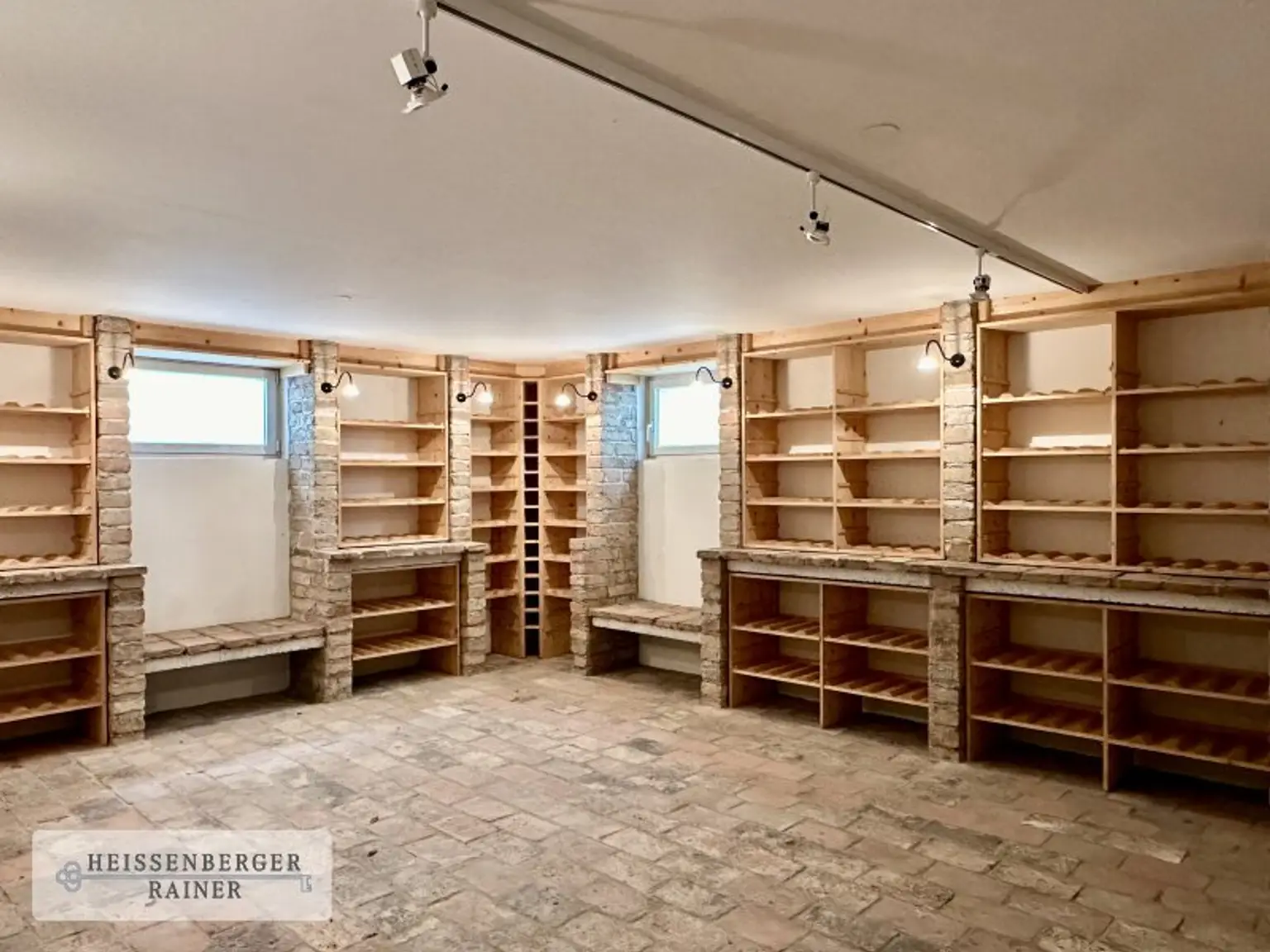 WOHNEN AM SEE /// REPRÄSENTATIV UND GROSSZÜGIG /// ELEGANTE SEEVILLA MIT ZWEI SEPARATEN EINHEITEN