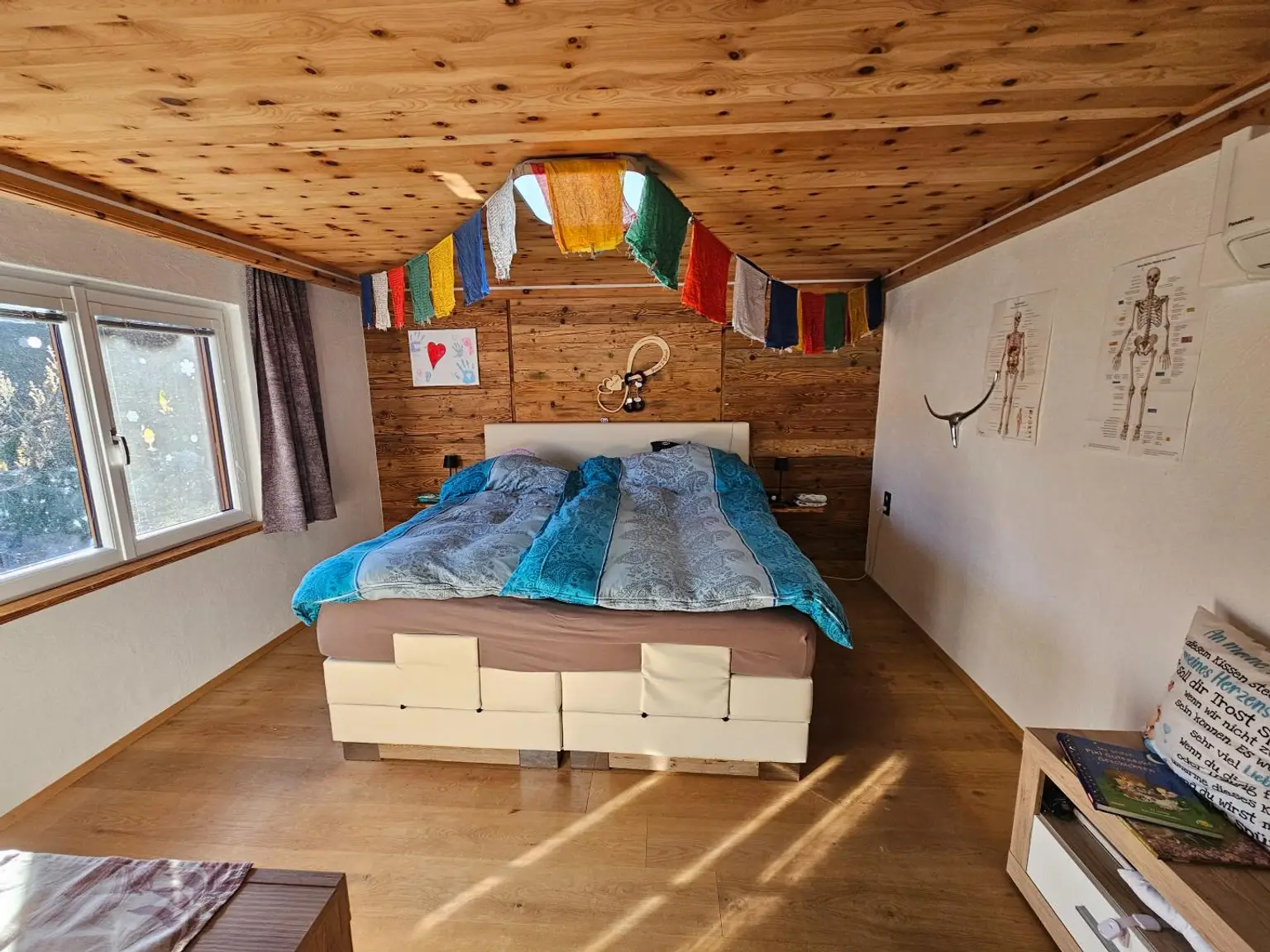 Großzügiges Zweifamilienhaus mit Garten und Pool