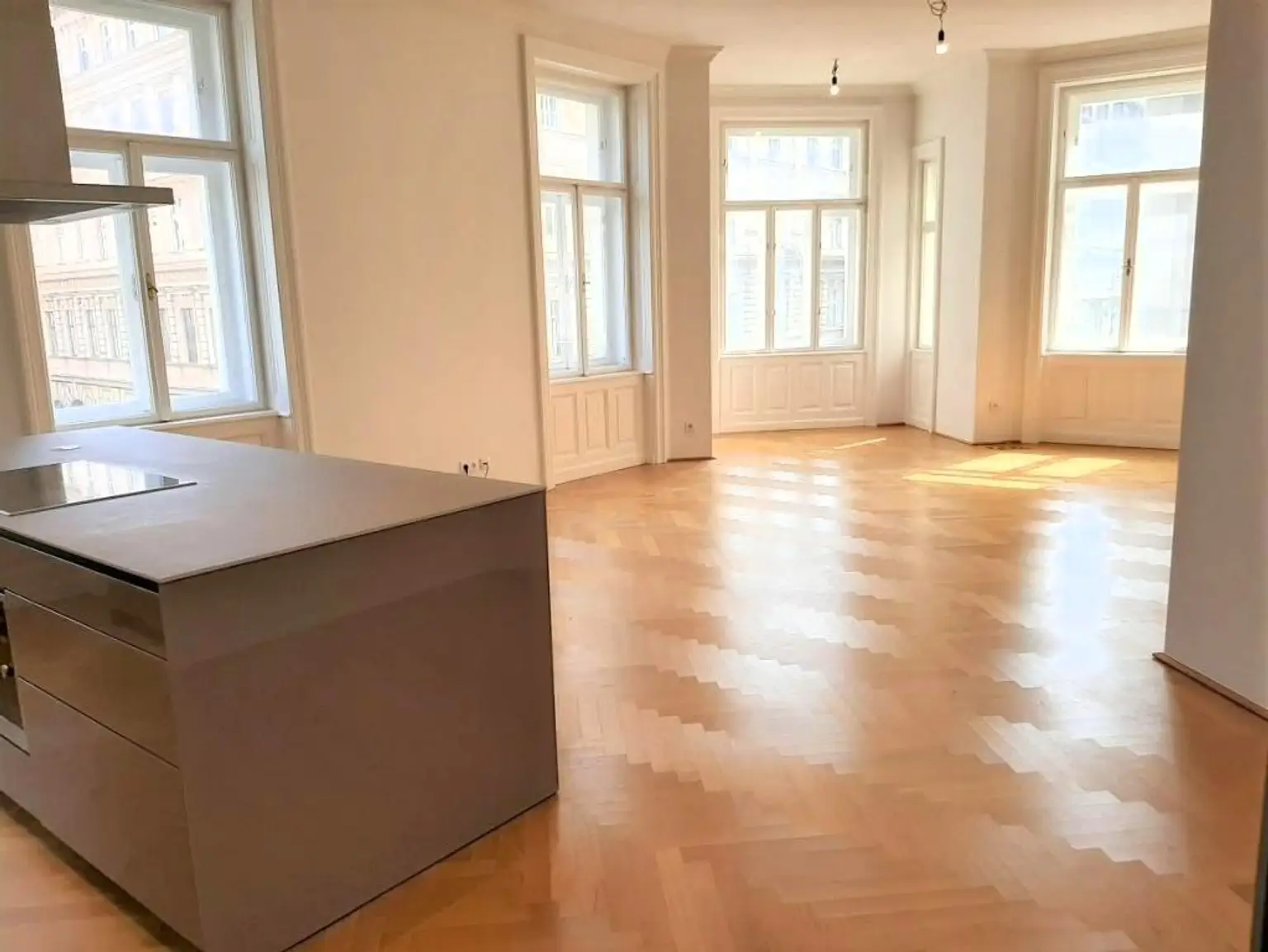 Büro - LOFTARTIG - sonnig - zentral - U1 - TOP AUSSTATTUNG - TOP Gebäude