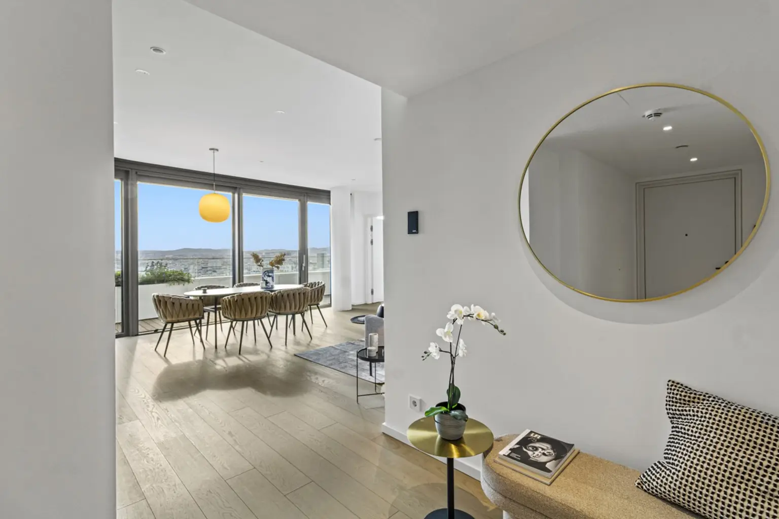 R | ++ SKYLINE DREAM on the 26th Floor ++ LUXURY with PANORAMIC VIEW | Prima Service Immobilien