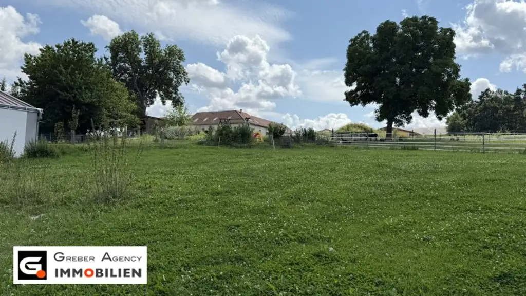 Vierkanthof mit Brunnen, Photovoltaik & großem Garten – Ein Selbstversorger-Hit!