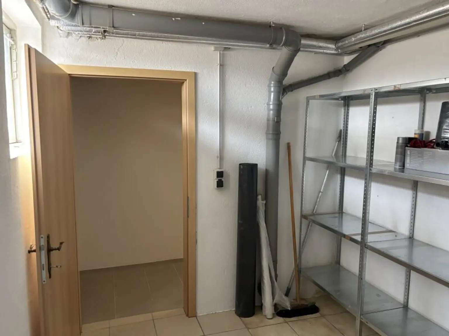 ** FAMILYS BEST **   Reinersdorf !! Bungalow mit ca. 122 m2 Wfl. in ruhiger, idyllischer Ortsrandlage mit ca. 1.200 m2 Eigengrund !!