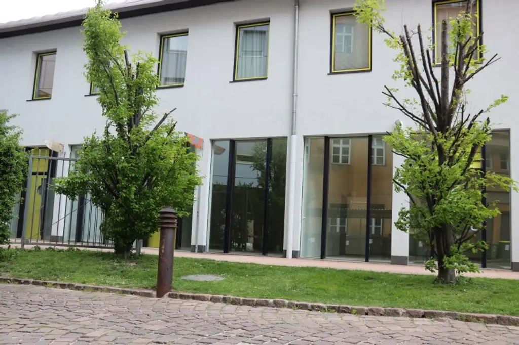 Geräumige Büroflächen 171qm im EG - beim Landhausplatz