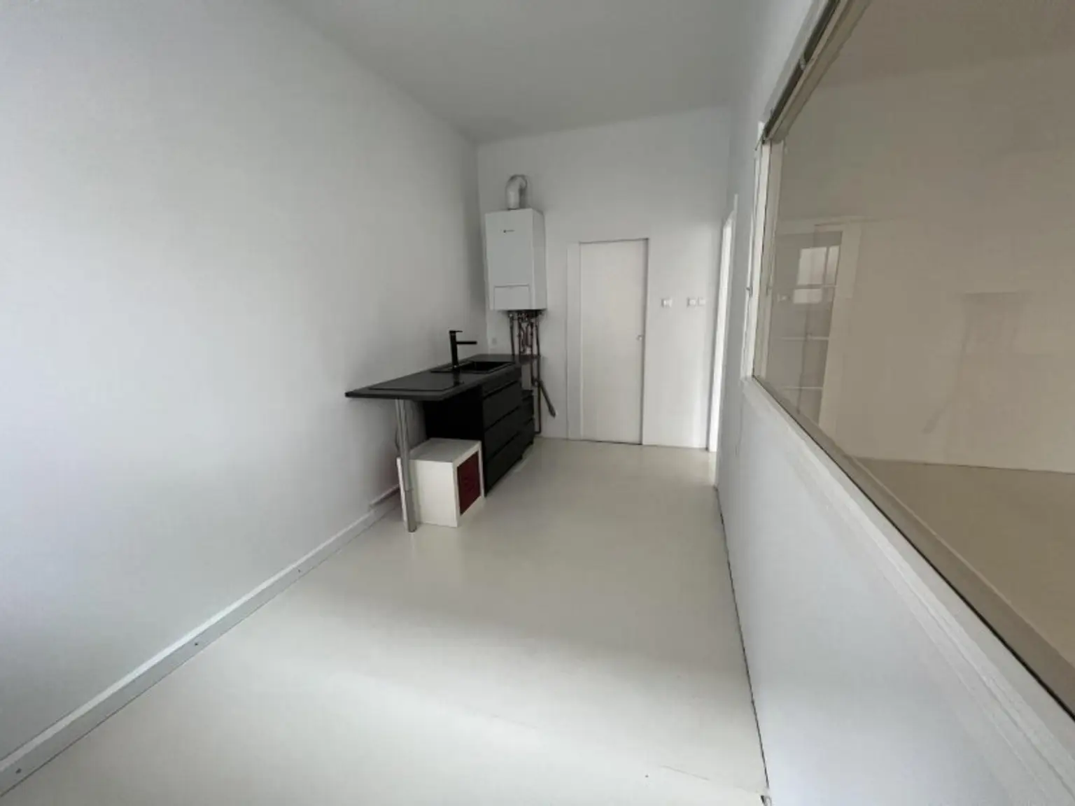 Mitten im wirtschaftlichen Herzen von Simmering nahe U3 Enkplatz: 6 Zimmer (inkl. Büro) mit sehr guter Rendite!