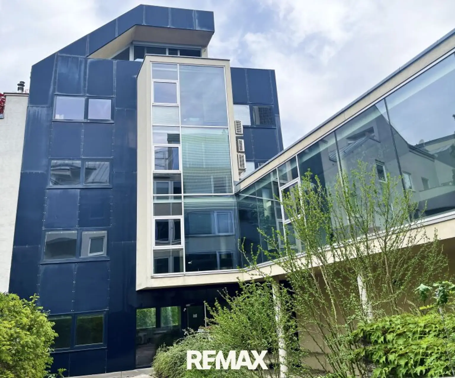Modernes Praxishaus/ Bürohaus in Hietzing mit Garage & 4 Stellplätzen