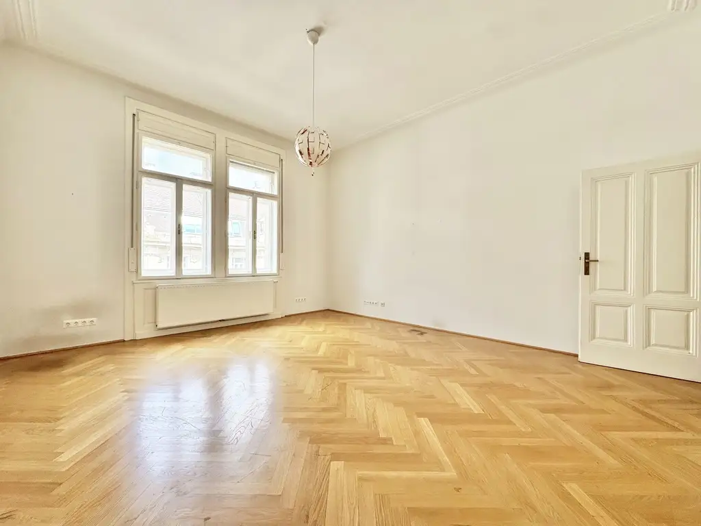 TOPLAGE | TRAUMHAFTE ALTBAUWOHNUNG MIT BALKON | HELLE 4 ZIMMER | U-BAHN-NÄHE