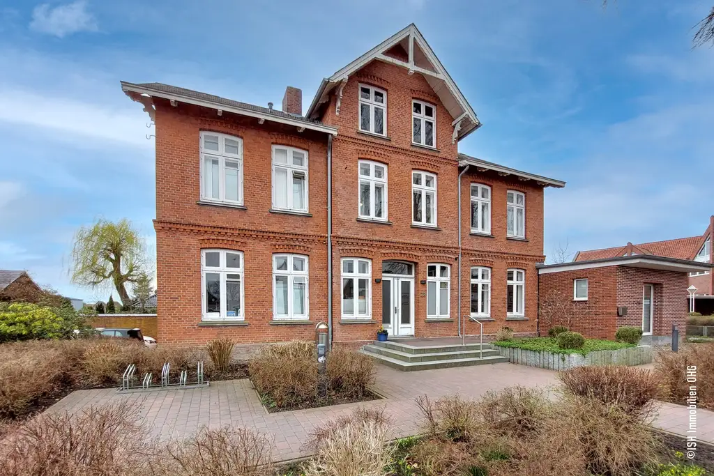 Charmantes Büro- oder Praxisgebäude im Herzen von Drochtersen zu vermieten!
