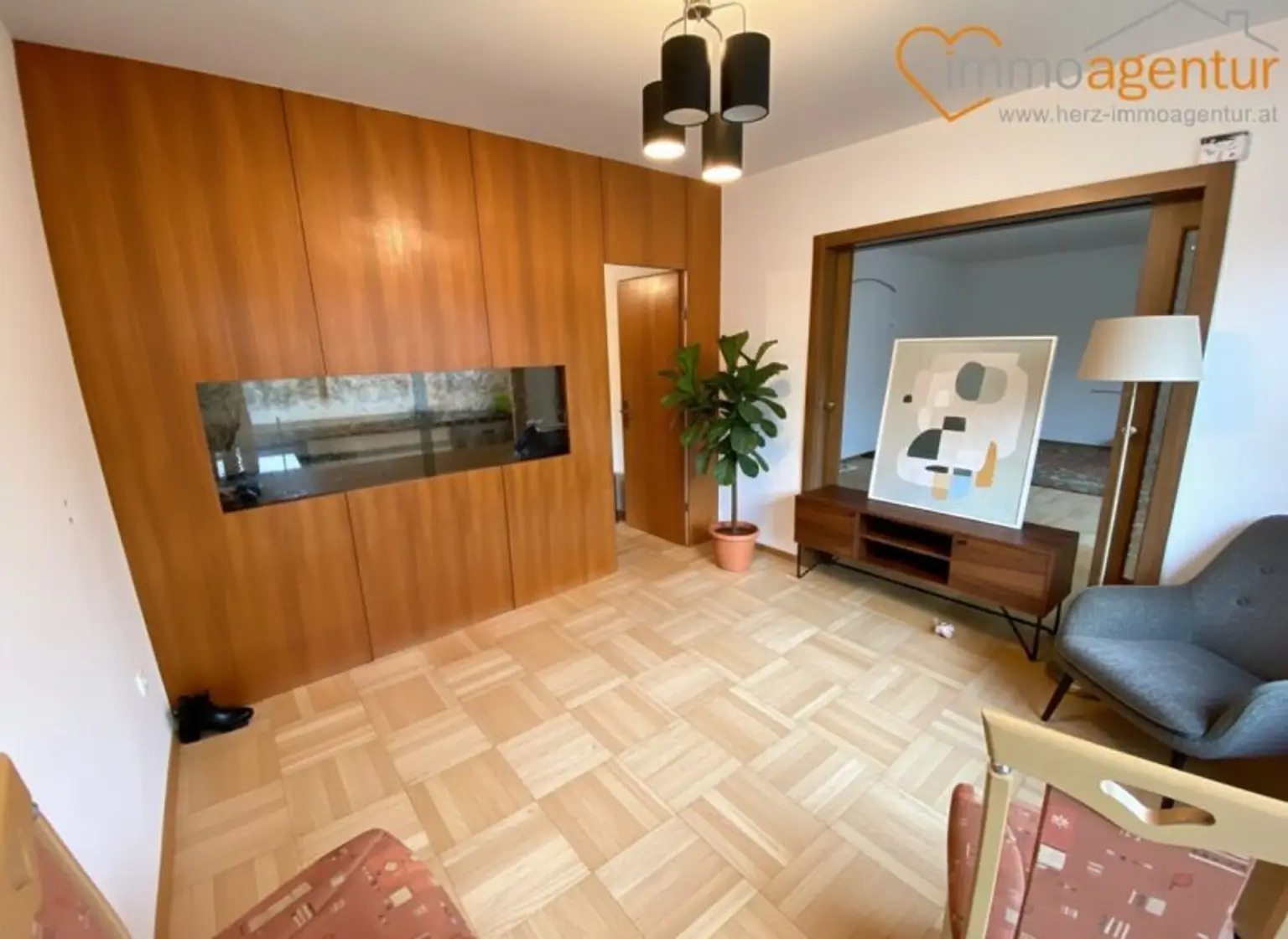 MODERNISIERTES WOHNJUWEL: 2-3 Wohneinheiten in Thalheimer Elite-Lage!