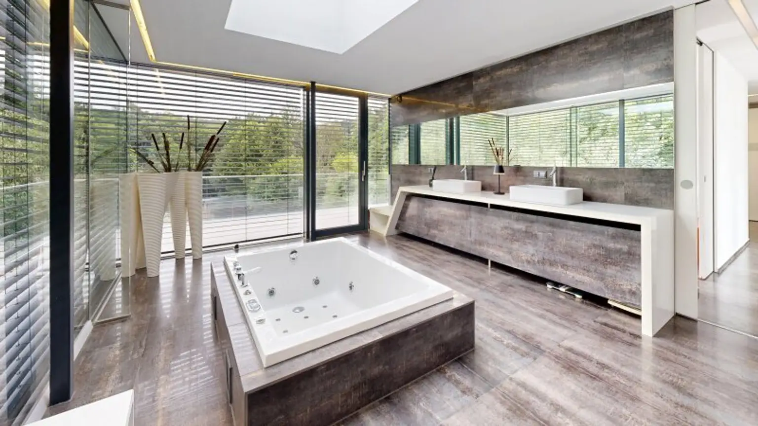 Luxusvilla mit Infinitypool in absoluter Ruhelage in Hinterbrühl – Exklusives Anwesen mit Top-Ausstattung