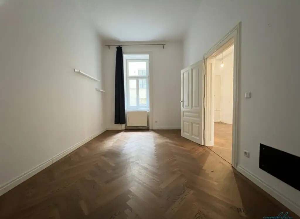 Stilvolle 5-Zimmer-Altbauwohnung in der Lindengasse