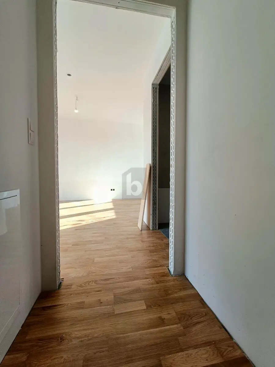 HOCHWERTIGER NEUBAU MIT GARTEN, ZWEI TERRASSEN & PANORAMABLICK RICHTUNG KAHLENBERG