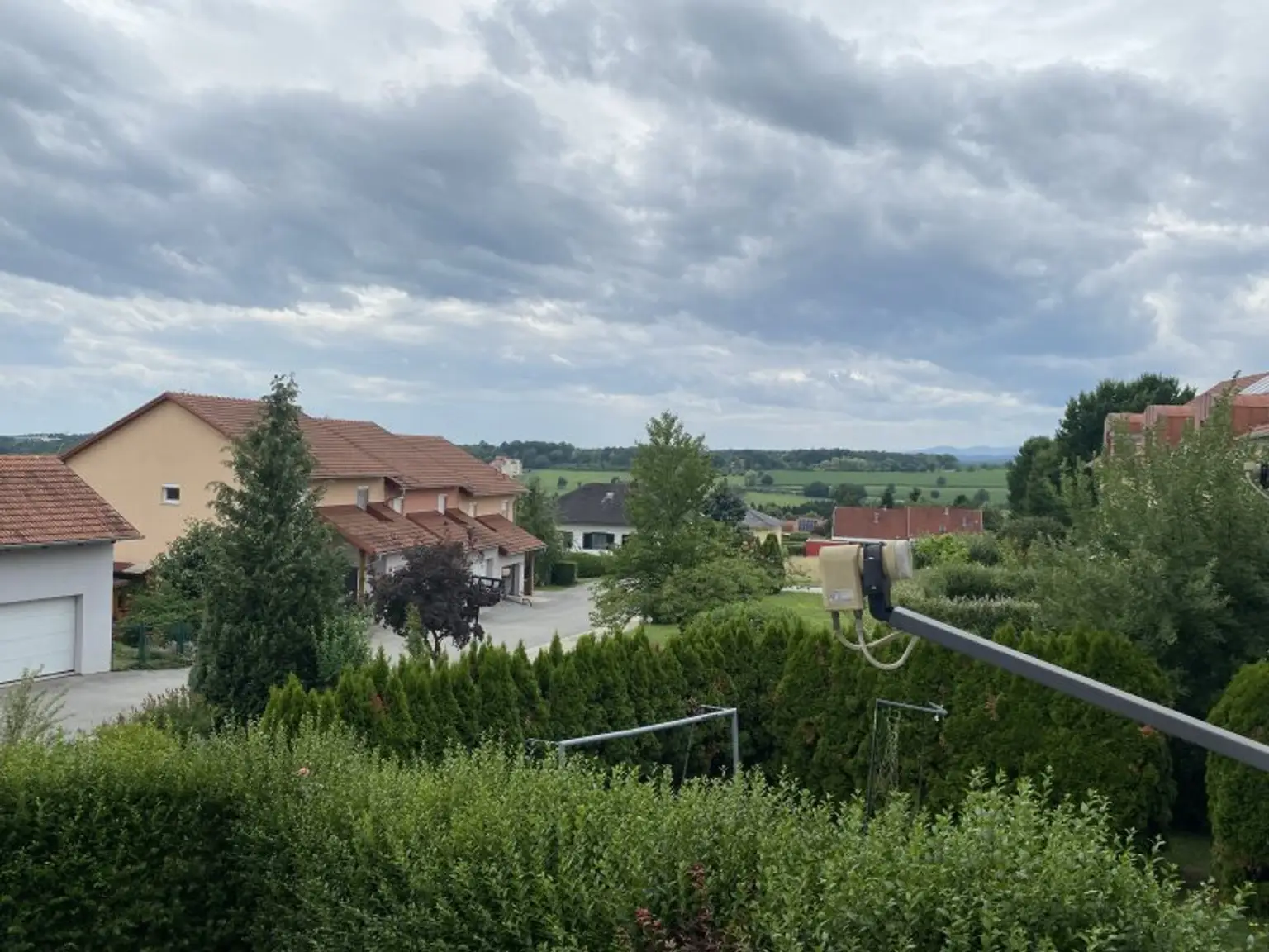 Helle, sehr gepflegte Mietwohnung in ruhiger Aussichtslage