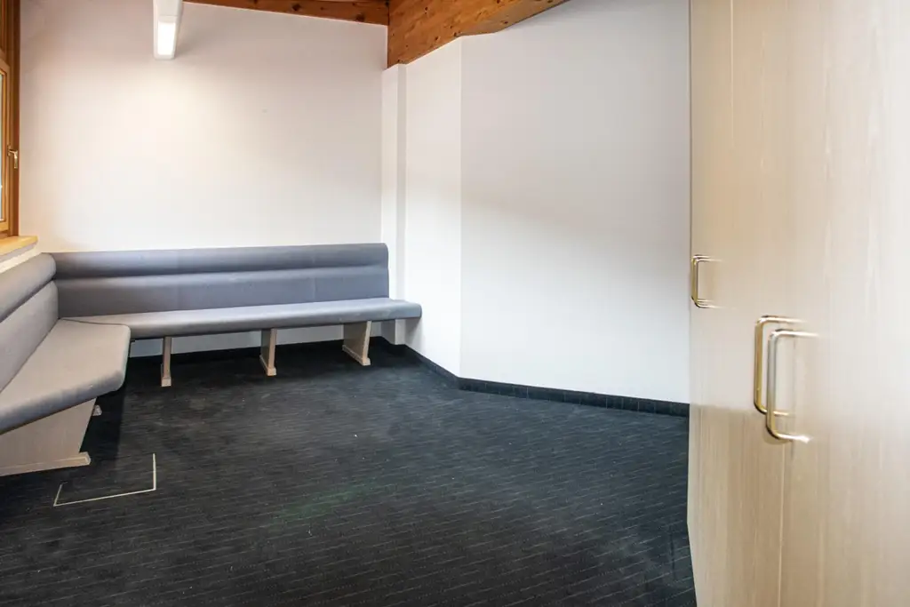 Provisionsfrei! Bürofläche mieten direkt im Raikagebäude St. Ulrich am Pillersee