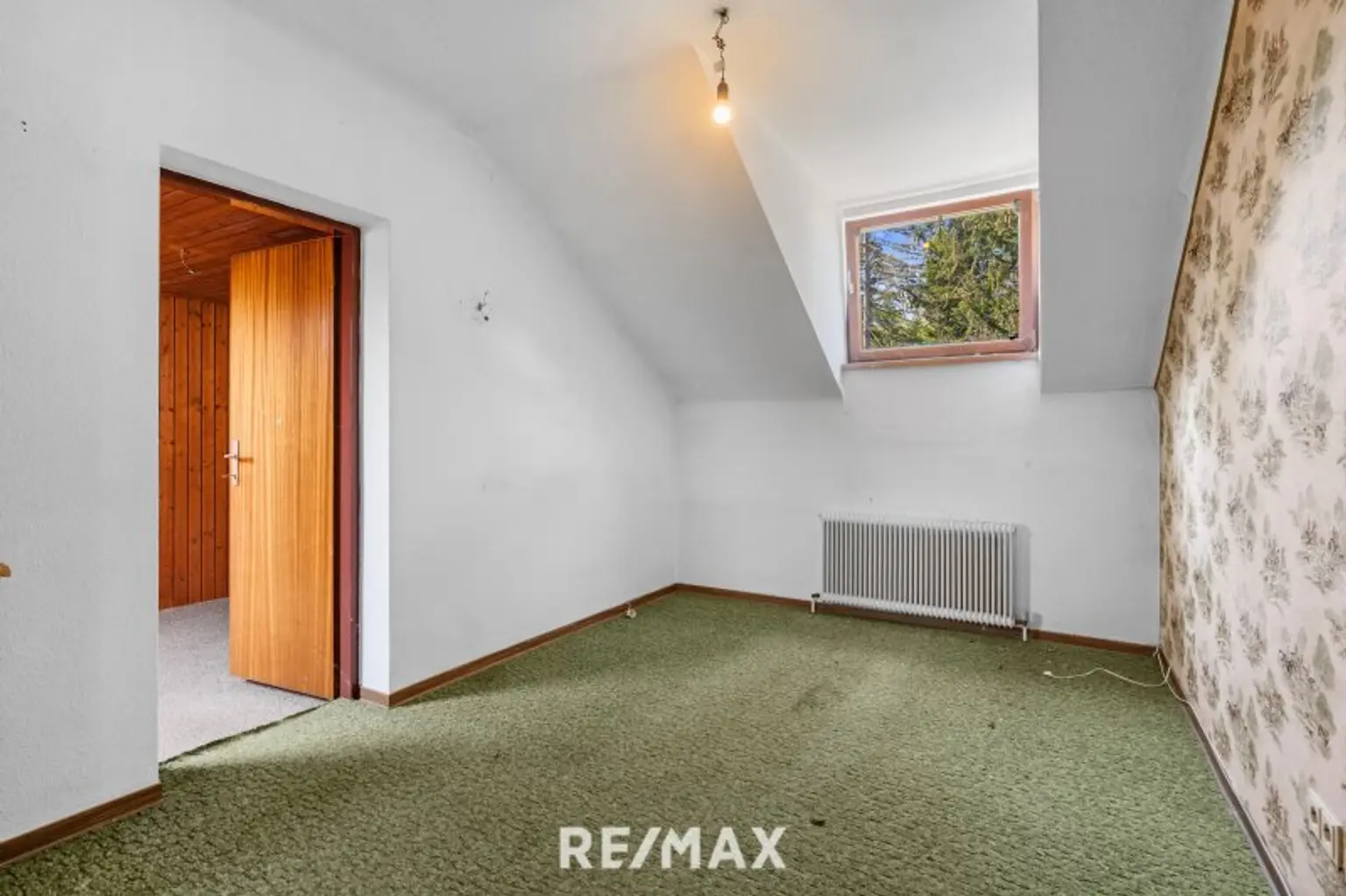 Renovierungsbedürftiges Einfamilienhaus mit Garten und Garage – Ihr neues Zuhause in Toplage