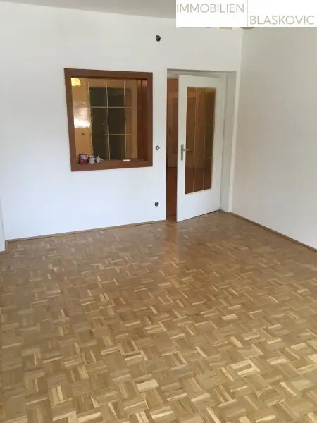 Zentral gelegene 2,5-Zimmer-Wohnung - Nähe Klinikum und Stadtzentrum - WG-tauglich!