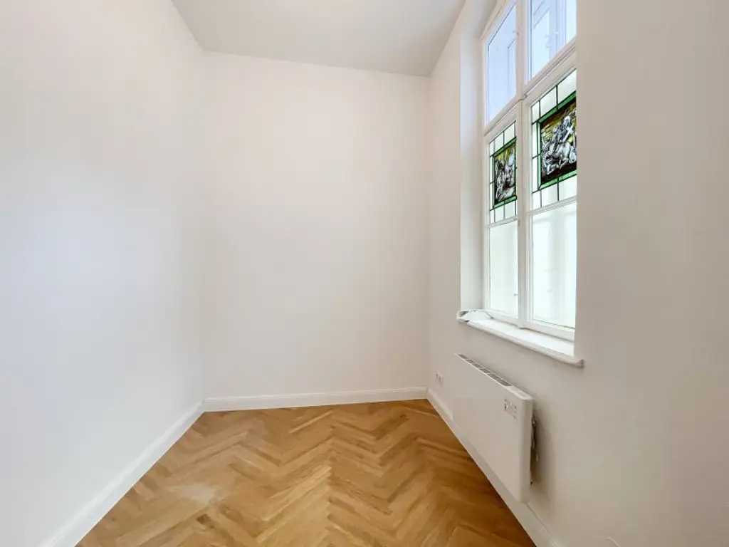 ALTBAU-TRAUM IN WÄHRING – 2,5 ZIMMER • LIFT KOMMT! • TOP LAGE HOFSTATTGASSE