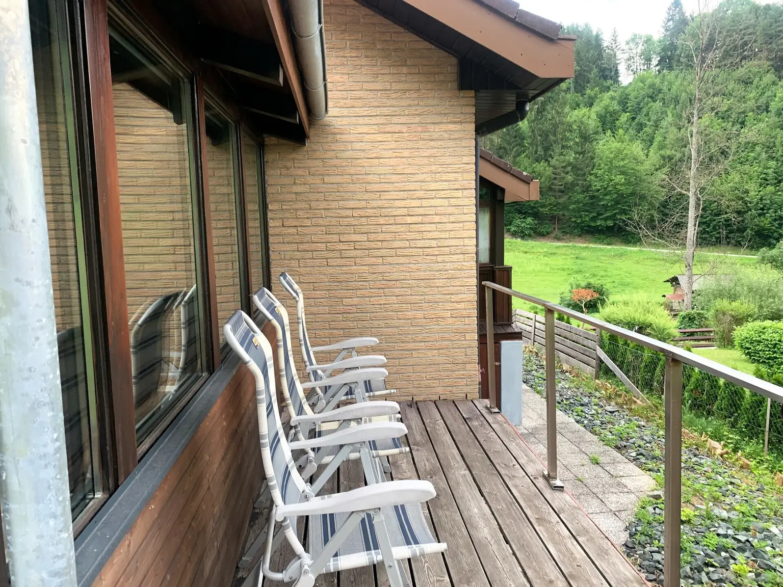 Terrasse mit Grünblick