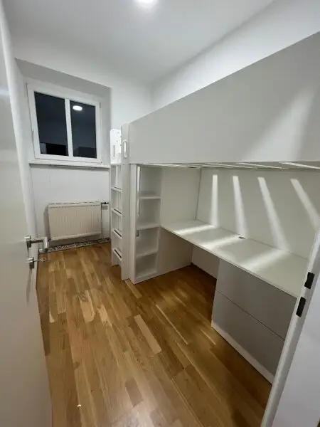 Mitten im wirtschaftlichen Herzen von Simmering nahe U3 Enkplatz: 6 Zimmer (inkl. Büro) mit sehr guter Rendite!