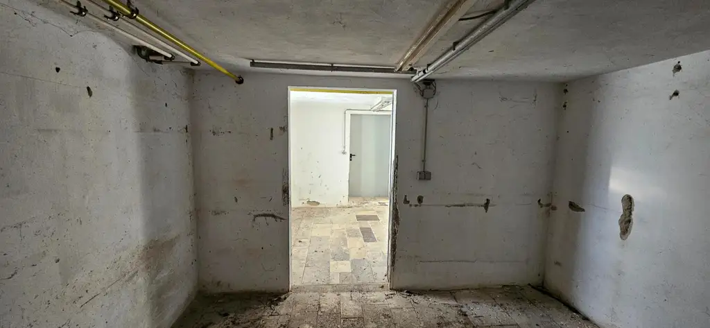 Sanierungsbedürftiges Haus mit Potenzial in attraktiver Lage - ab sofort verfügbar!