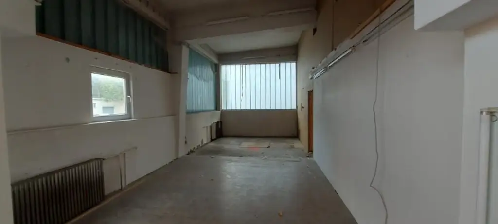 Ehemaliger Schauraum mit Werkstatt