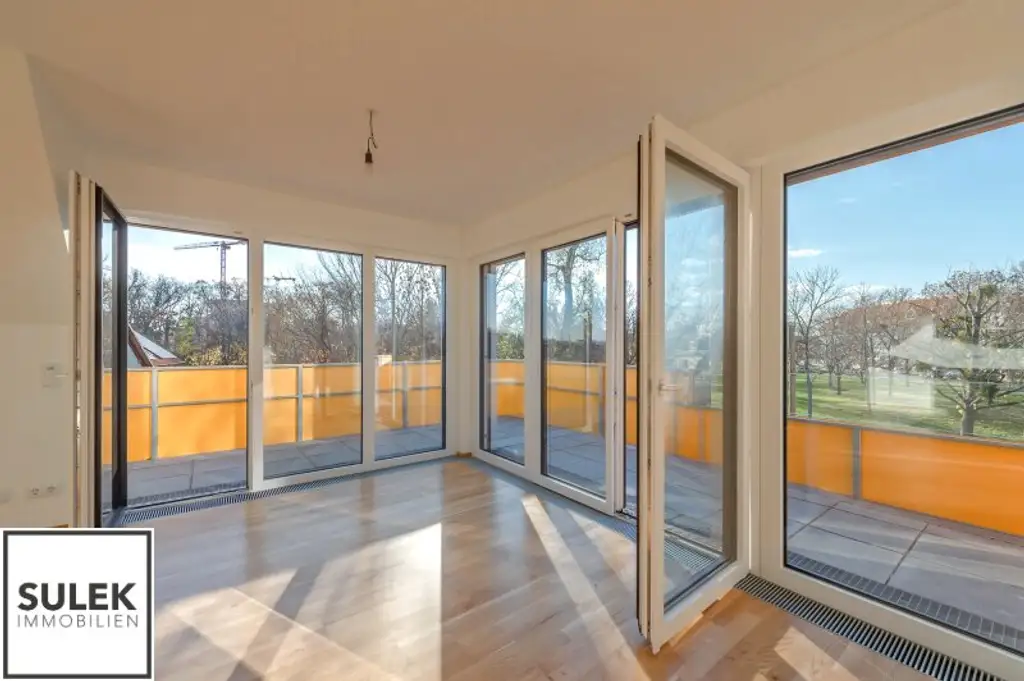 Wohnen in Hirschstetten: großzügige Familien-Wohnung (3-Zimmer) mit Balkon und Grünblick ** ab 01.12 verfügbar