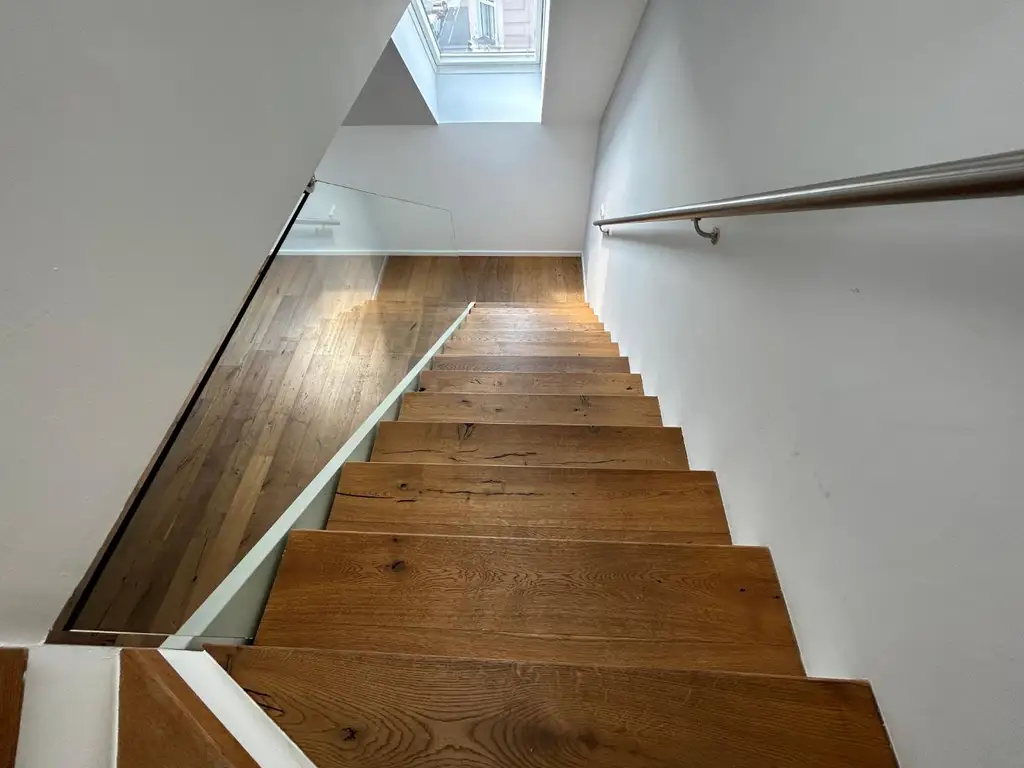 EXKLUSIVER MAISONETTE DG-TRAUM MIT 4 ZIMMERN UND GROSSER DACHTERRASSE IN DER LUSTKANDLGASSE/UNVERBAUBARER FERNBLICK