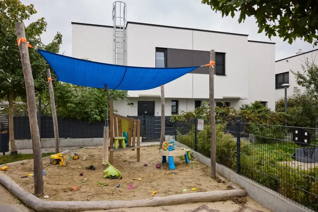 Sonnige 4 Zi Gartenwohnung in Ruhelage (S-Bahn Liesing Nähe) mit Garage
