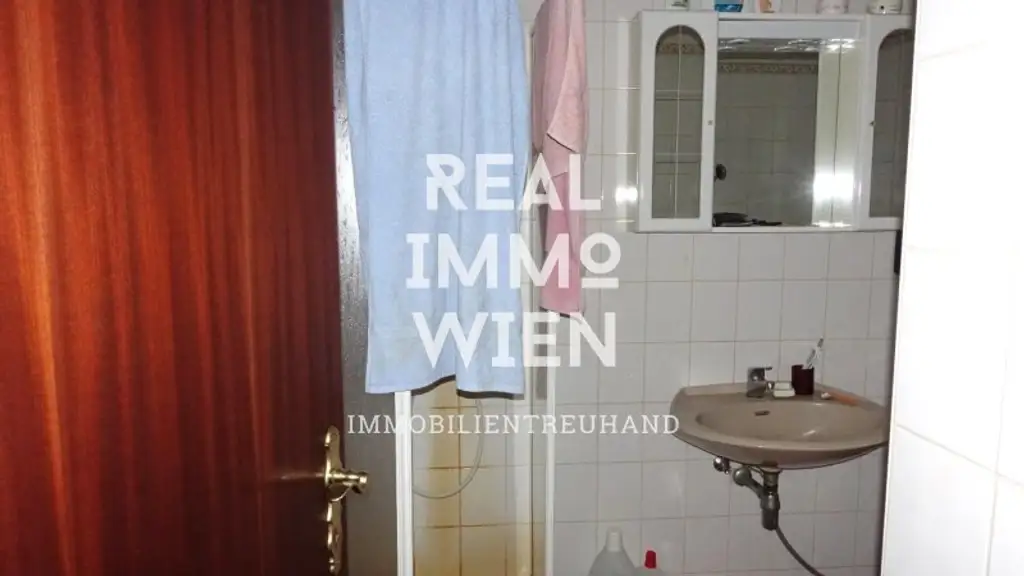 Wohnhaus mit großem Grundstück und Waldparadies in idyllischer Lage
