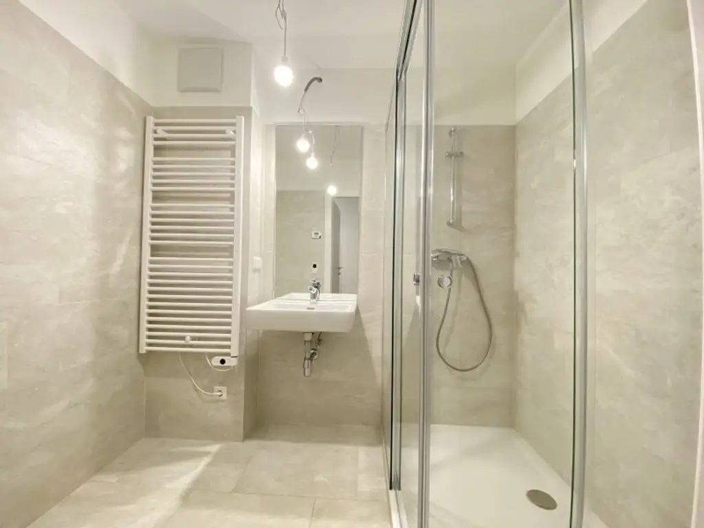 Neuwertige Gartenwohnung an der Langobardenstraße - Hofruhelage - Luftwärmepumpe