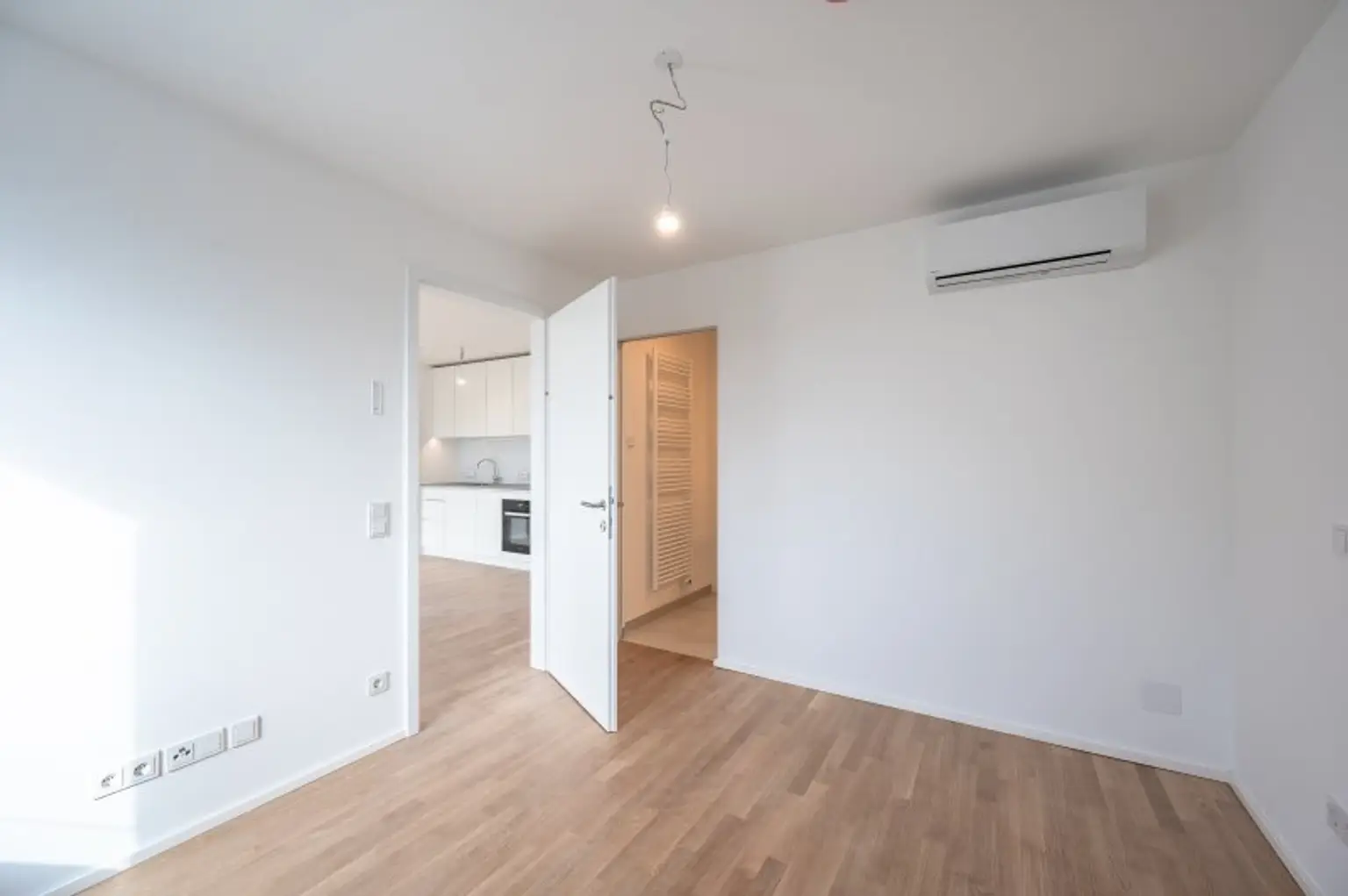 ++MOLLARD 50++ außergewöhnliche 3-Zimmer-Wohnung mitten im Herzen der Stadt (1/24)