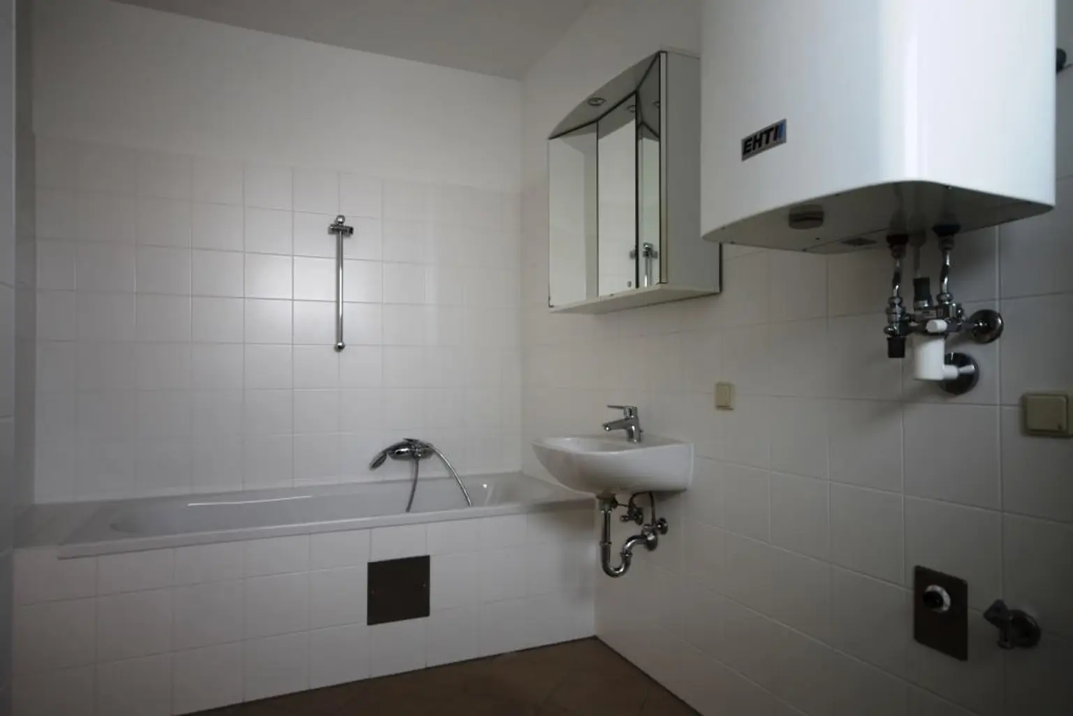 IMS IMMOBILIEN KG 2-3 Zimmer Mietwohnung HALL