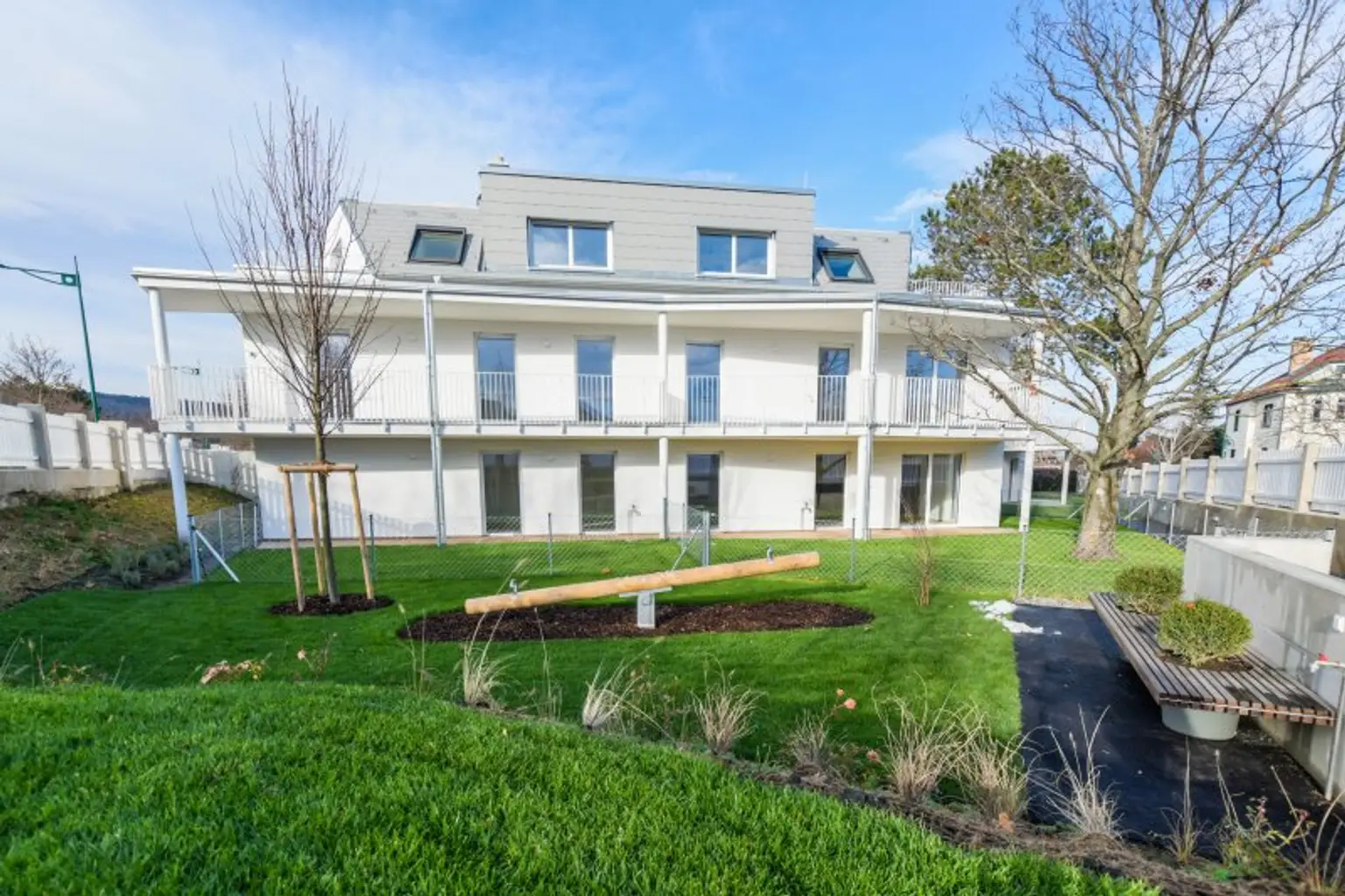 Lichtdurchflutete, großzügige 3-Zimmer Wohnung in traumhafter Lage von Mödling