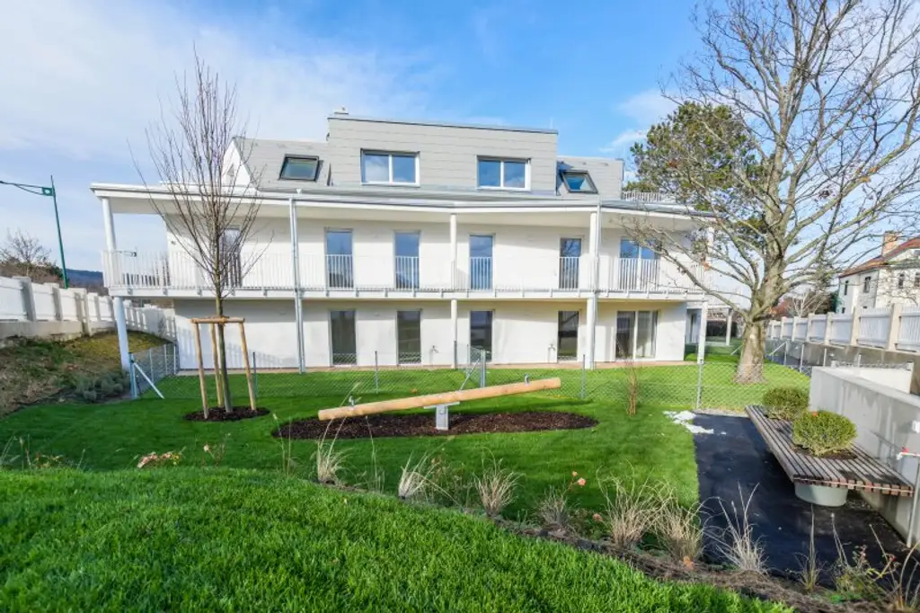 Lichtdurchflutete, großzügige 3-Zimmer Wohnung in traumhafter Lage von Mödling