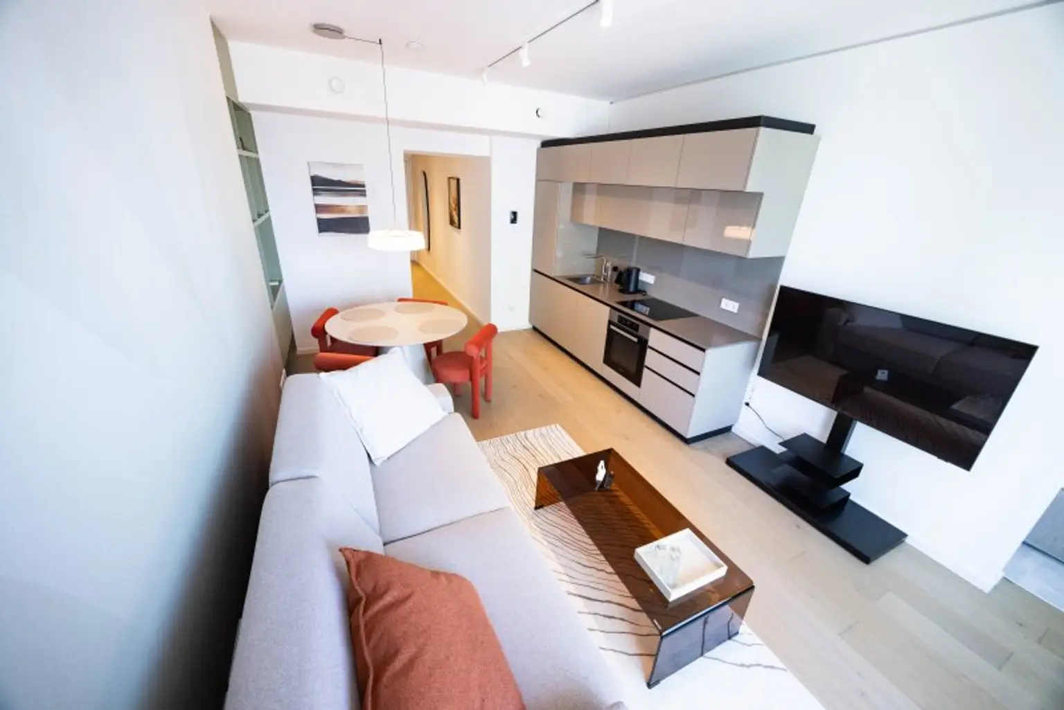 Sonnenuntergänge, Skyline & Donau – Ihr neues vollausgestattetes Luxusapartment in den DANUBEFLATS
