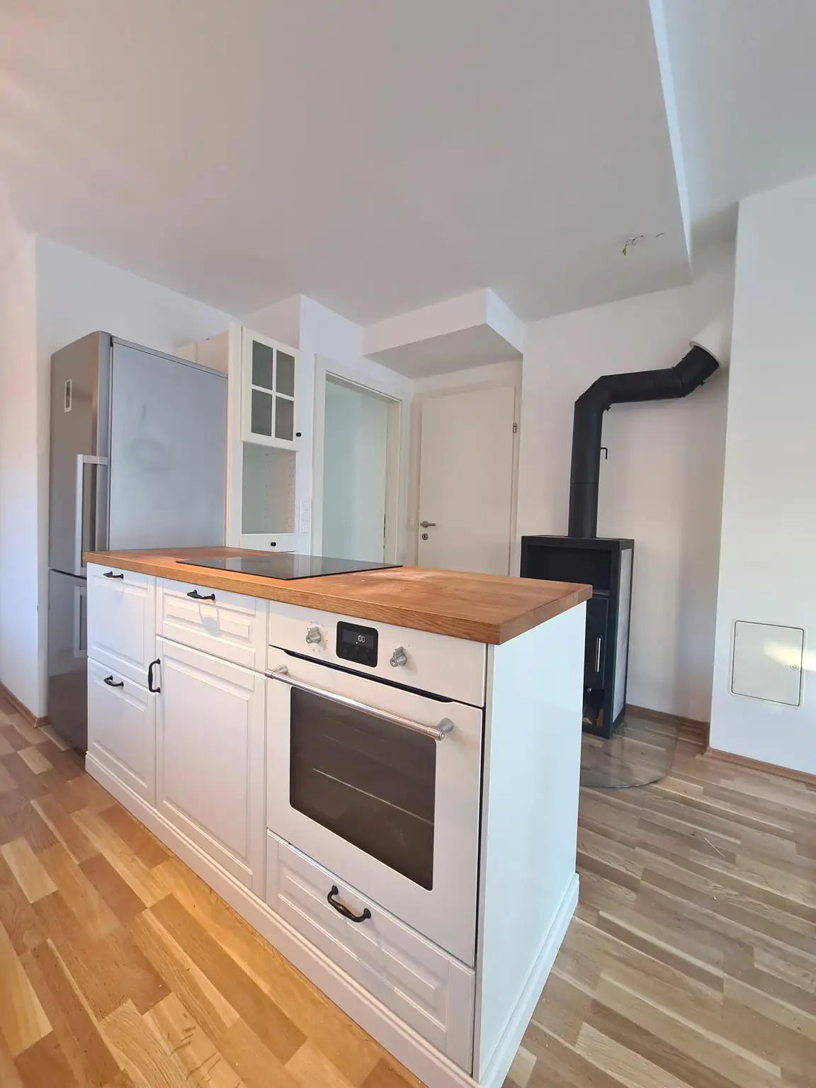 Wundeschöne Maisonettenwohnung mit Dachterrasse, Garten und Carport!