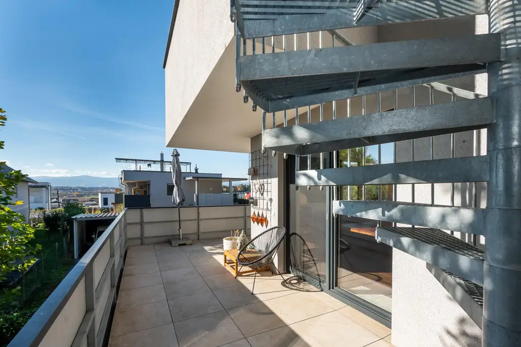 3-Zimmer-Dachterrassentraum inklusive 2 Carports