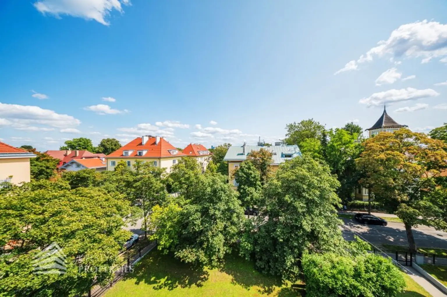 Dachgeschosswohnung mit Grünblick – 3 Zimmer im 18. Bezirk