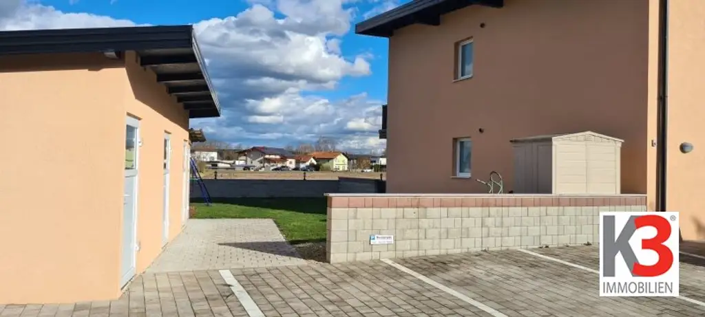 K3 präsentiert Wohnung mit Pool, Teich, Einliegerwohnung und Doppelcarport in absoluter Ruhelage