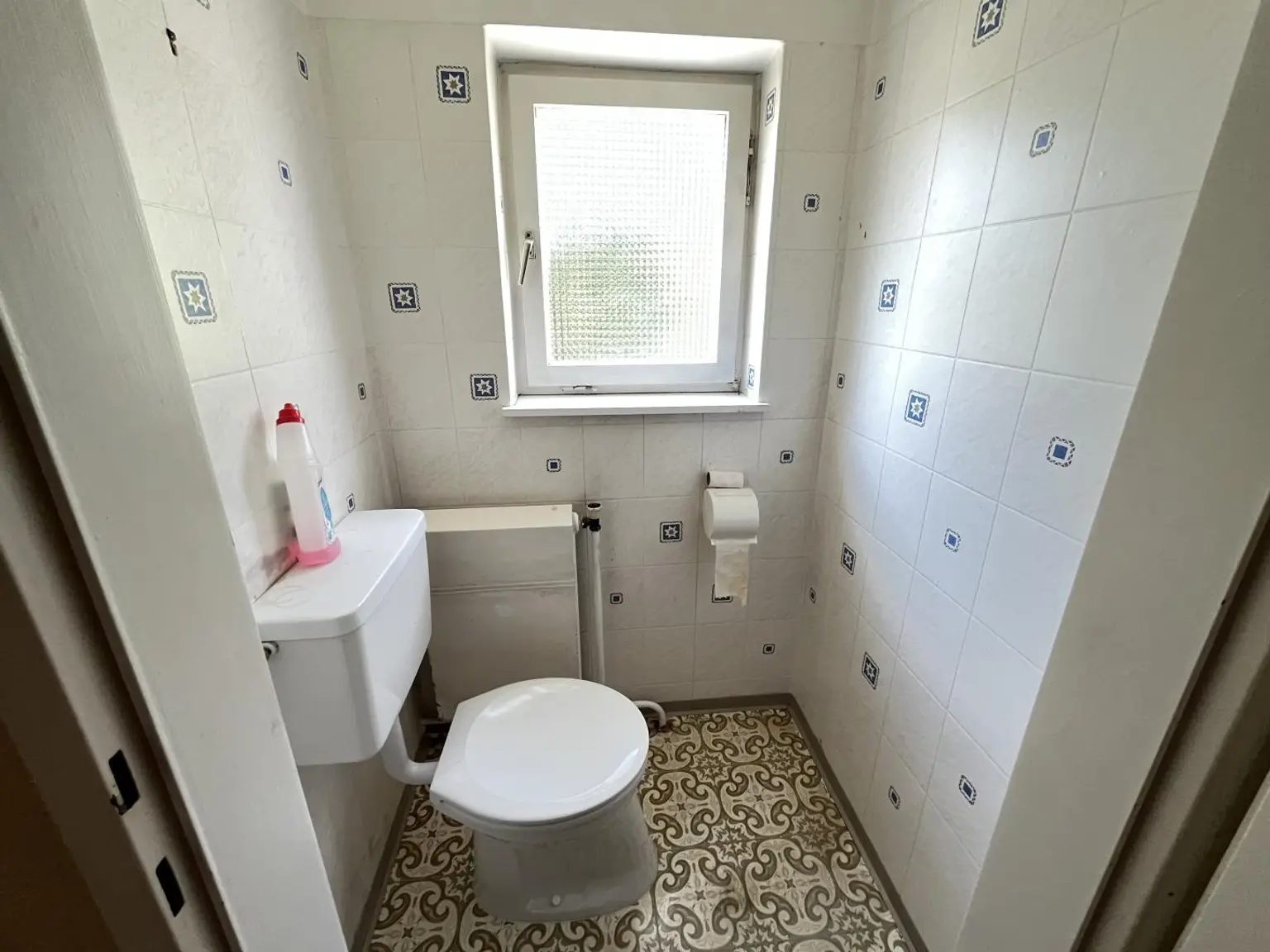 EG - WC