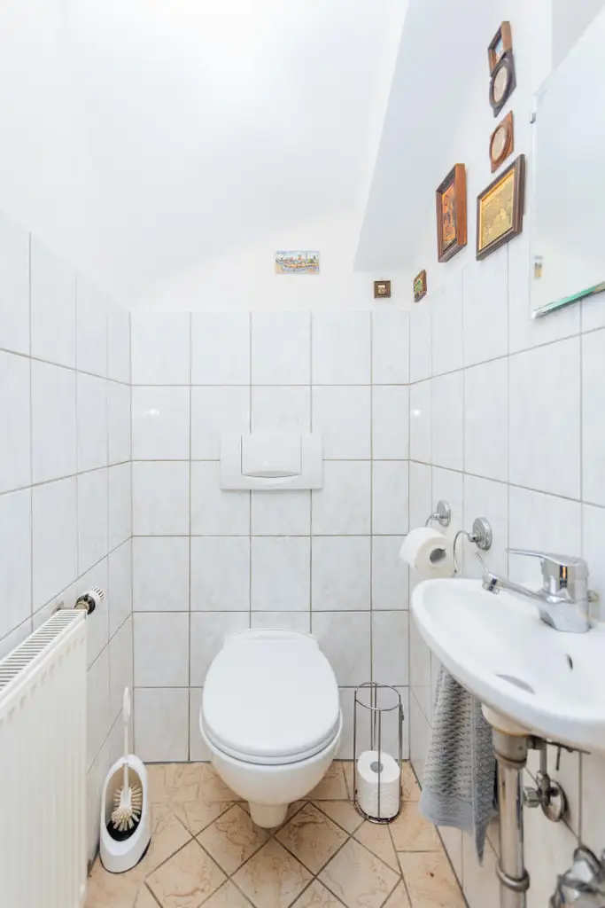 Großzügiges Einfamilienhaus mit Schwimmteich in Weinitzen - ländliche Geborgenheit trifft modernen Wohnkomfort