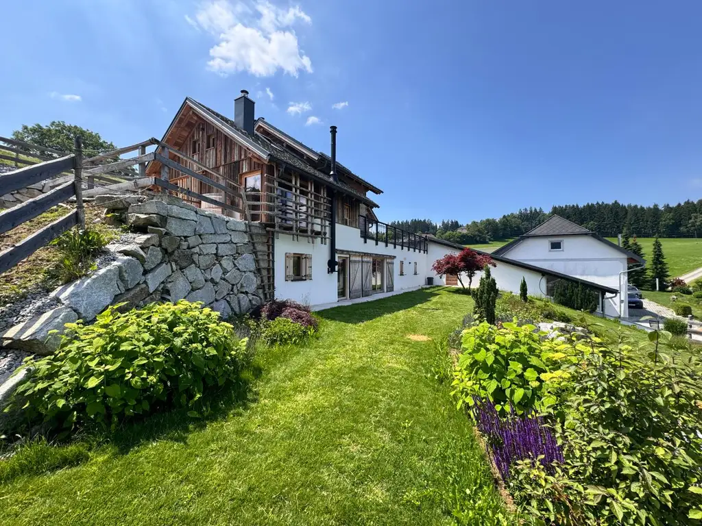 VOLL AUTARKES NATURDOMIZIL – Chalet & Zweifamilienhaus