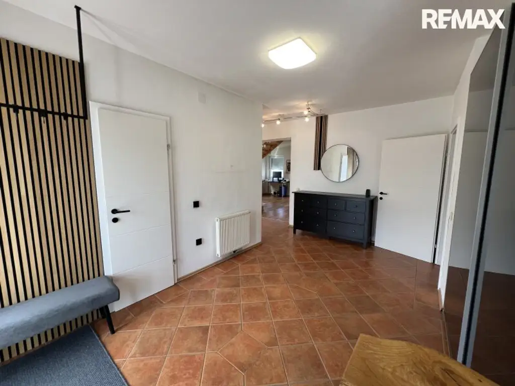 Großzügiges Einfamilienhaus mit Garten, Terrasse & Garage in Ebenfurth, 4 Zimmer, 195m²