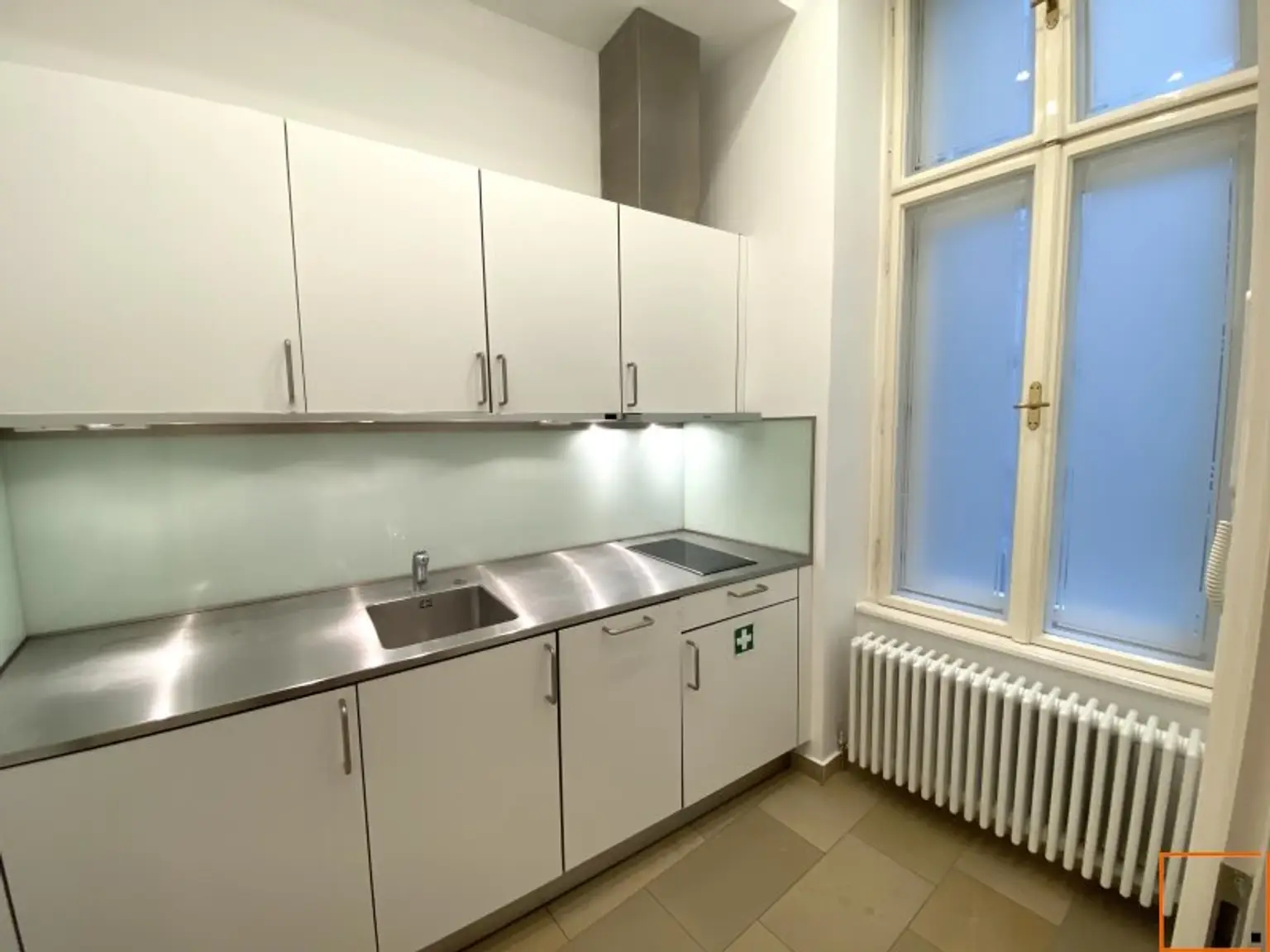 Repräsentatives Altbaubüro bei Schottentor und Votivkirche