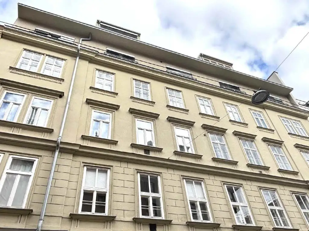 Traumhafte Dachmaisonette mit 2 Terrassen + Dachterrasse - Nähe Arenbergpark