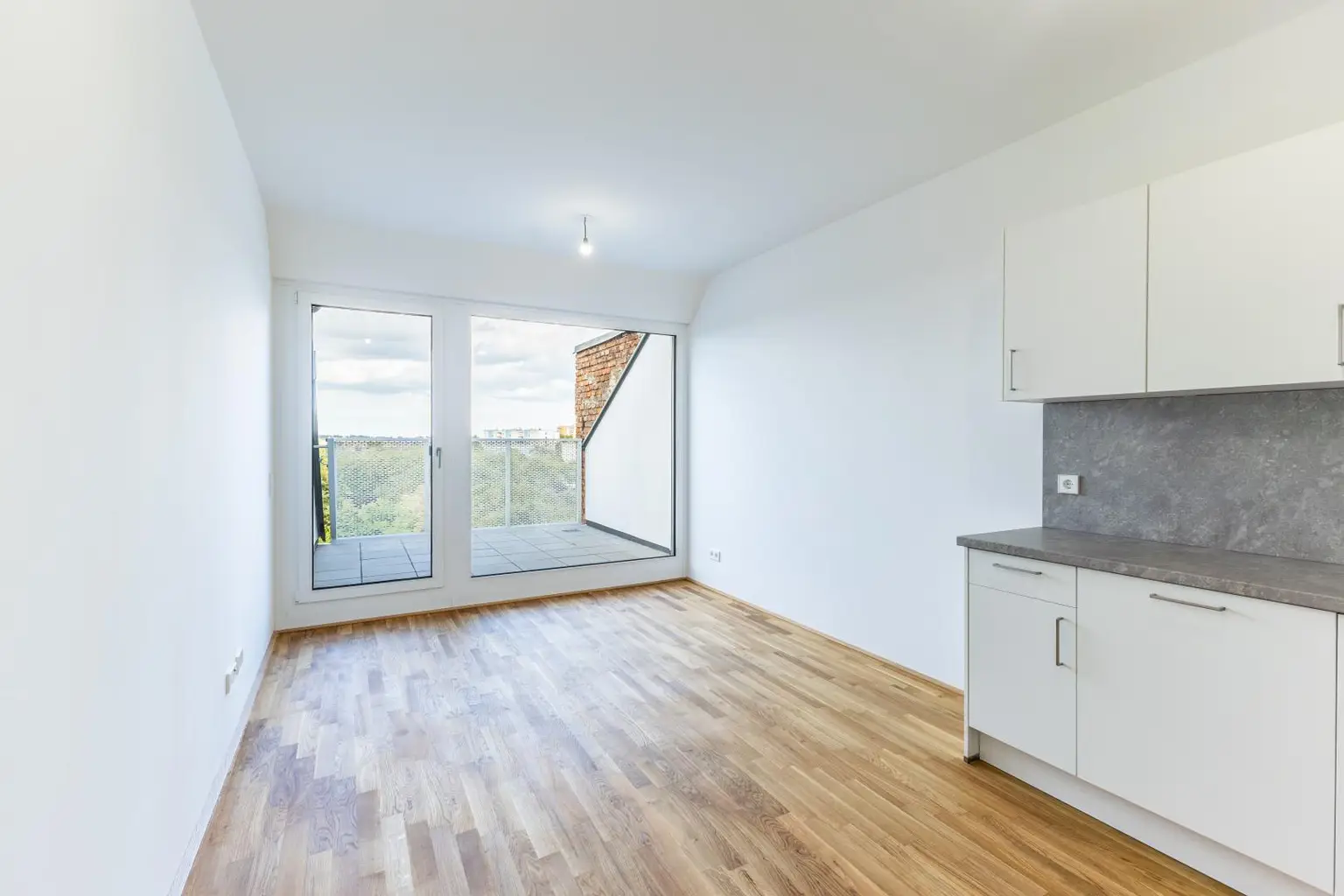 Top 2-Zimmer-Dachgeschoßwohnung