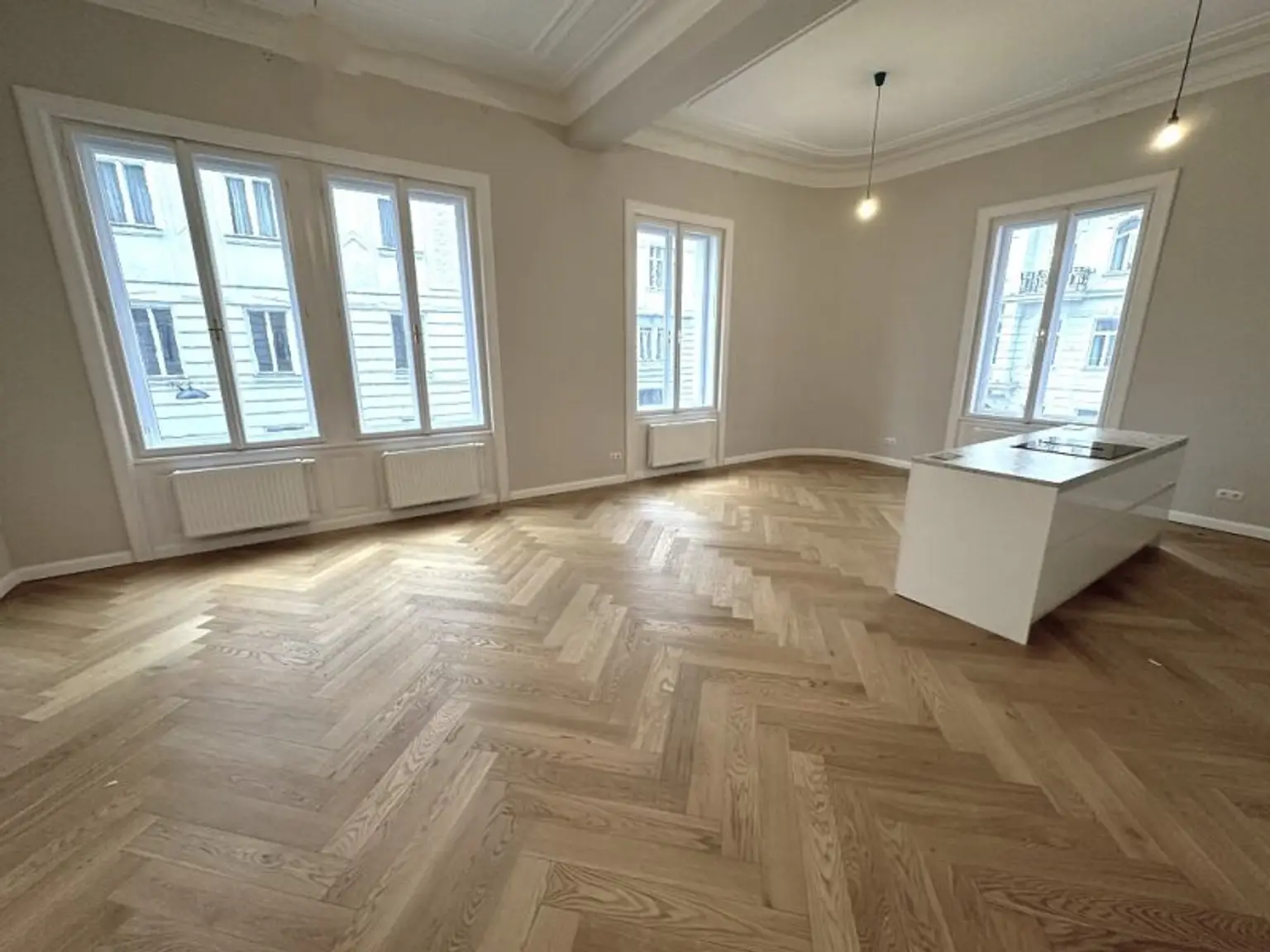 MÖLLWALDPLATZ, U1-NÄHE, 124 m2 ALTBAU, Wohnküche, 2 Zimmer, klimatisiert, 2 Bäder, Parketten, Loggia, 1. Liftstock, provisionsfrei